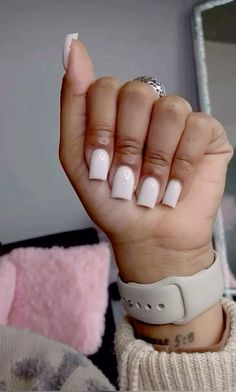 Clear White Short Nails, Cute Nails Videos, Basic Color Nails, Soft Nails Ideas, Cute Overlay Nails, Soft Nude Nails, Basic Nails Short, Healthcare Nails, Basic Nails Acrylic