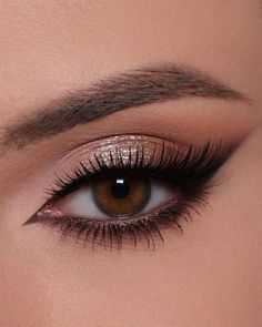 Prom Makeup Looks For Brown Eyes, Festival Eye Makeup, Brown Smokey Eye Makeup, Smokey Eye Makeup Look, Pretty Eye Makeup, Beginners Makeup, Shimmery Eyeshadow, Prom Makeup Looks