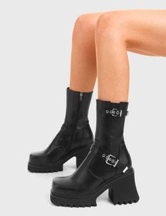 New Mission Chunky Platform Ankle Boots Creeper Boots, Platform Creepers, Creepers Shoes, Chunky Sandals, Platform Ankle Boots, Shark Teeth, Boots Knee, Chunky Platform, Chunky Boots