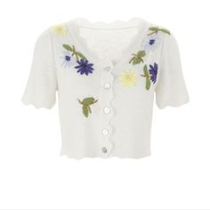 Nwt Cropped Short Sleeve 3d Floral Embroidered Button Up Cardigan Sweater With Scalloped Edges By Cider. Semi Sheer. Acrylic. Galaxy Finds Has Sold Over 3000 Items And Ships Next Day! Highly Rated - Check My 5 Star Reviews. Vintage And Modern Items, Womens, Mens And Childrens Clothing. Casual White Embroidered Cardigan, White Cotton Cardigan With Floral Embroidery, White Short Sleeve Spring Cardigan, White Embroidered V-neck Cardigan, White Embroidered Cotton Cardigan, White Short Sleeve Cardigan For Spring, White Cardigan With Buttons For Spring, White Buttoned Cardigan For Spring, Spring Embroidered White Cardigan