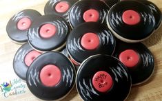 music record birthday cookies 80th Birthday Cookies, Country Cookies, Rock N Roll Party, Cookie Business, Sugar Cookie Designs, Texas Hill Country, Birthday Cookies, Cookie Designs, 80th Birthday