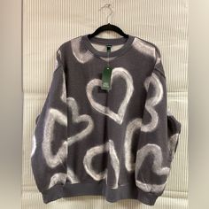 Oversized Crewneck Sweater Printed White Hearts. 55%Cotton, 45% Polyester Fb4-003 Casual Oversized Sweatshirt With Heart Graphic, Gray Sweaters, Oversized Crewneck, White Hearts, White Heart, Wild Fable, Sweaters Oversized, Crewneck Sweater, Grey Sweater