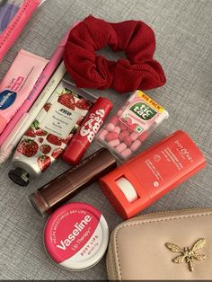 Am Just A Girl, Girly Things To Buy, I Am Just A Girl, Makeup Bag Essentials, Purse Essentials, Quick Makeup