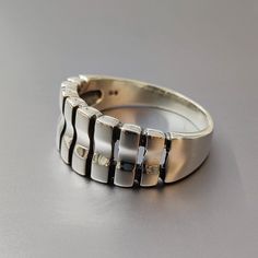 All of the jewelry is handcrafted by artisans💍. We use cutting edge technology for precision and amazing quality. All of the designs are sketched by me✌🏼. Details Style :  Attractive Silver Plain Ring Metal: 925 Sterling Silver Size: All Ring Sizes All of our products have 925 stamp. This product is suitable for everyday use and for special occasions as well.  We also accept wholesale orders on wholesale value. Please contact us freely for wholesale orders. The picture is only for representation. The final product may differ slightly. Daily Wear Rings, Wear Rings, Plain Ring, Plain Rings, Her Ring, Meditation Ring, Fidget Rings, Silver Spinner Rings, Jaipur Rajasthan