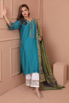 Blue kurta with thread embroidered blossom motifs. Comes with culottes and dupatta. - Aza Fashions Blue Mulmul Kurta With Dabka Detailing, Blue Mulmul Straight Kurta Set, Blue Semi-stitched Mulmul Kurta, Blue Resham Embroidery Semi-stitched Kurta, Semi-stitched Embroidered Light Blue Kurta, Mithila Palkar, Women Kurta, Blue Kurta, Kurta Patterns