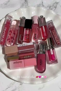 Sephora Skin Care, Lip Gloss Collection, Gloss Labial, Fancy Makeup, Makeup Items, Makeup Essentials, Lip Oil, Aesthetic Makeup, Lip Care