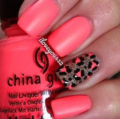 Want to think out of the box a little bit? Change one nail to a different pattern or print! Dawn Nails, China Nails, Colorful Nails, I Love Nails, Cute Nail Art, Nailed It