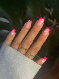 Pink French Tip Nails With Flower, Summer Nail 2024 Trends French, Nail Acrylic Designs, Pink Tip Nails, Baby Rosa, Smink Inspiration