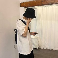 Korean Bucket Hat Outfit Men, Mens Bucket Hat Outfit, Black Bucket Hat Outfit Korean, Bucket Hat Aesthetic Boy, Bucket Hat Outfit Mens Streetwear, Bucket Hats Outfits, Black Bucket Hat Outfit, Bucket Hat Outfit Mens, Bucket Hat Outfit Ideas