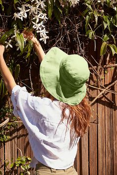 Handmade from lightweight and breathable cotton and branded with terrain exclusive details, this colorful crusher hat is perfect for a day at the beach or in the garden. Packable construction pairs with UPF 50 sun protection and an inner drawstring to assure a comfortable fit. | Cotton Crusher Hat in Green at Terrain Therese Lisbon, Sunhat Outfit, Gardener Hat, Garden Hat, Gardening Hat, Gardening Gear, Safari Hat, Halloween 4, Sun Protection Hat