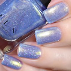 Freefall is a beautiful periwinkle holographic with an intense gold sparkle! The Summer Feels Collection features a contrasting pop of sparkle for a standout, ultra-luminous finish! Specially formulated with depth in mind, these buildable holographic shimmers will illuminate your fingertips with each succeeding stroke! Each polish's sparkle showcases a subtle color-shifting property because you can never have too much fun in Summer! Max. Coverage in 2 to 4 coats! Polish Decorations, Nail Tricks, Periwinkle Nails, Sparkly Nail Polish, Grad Nails, Euphoria Nails, Toes Nails, Toenail Designs, Euphoria Makeup