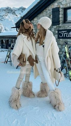 Apres Ski Fancy Dress, Stylish Snow Outfits For Women, Ski Theme Bachelorette, Afterski Party Outfit, Apre Ski Outfits, Whistler Outfit, Apres Ski Outfits For Women, Afterski Outfit, Apres Ski Theme Party