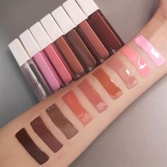 Lipgloss and lipstick Lipgloss Color Ideas, Lip Gloss Business Aesthetic, Lipgloss Pictures, Lipgloss Flavors, Lip Gloss Product, Glossy Lipgloss, Glitter Lipgloss, Lipgloss Tubes