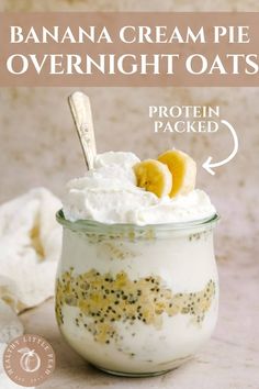 banana cream pie overnight oats in a glass jar