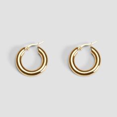 Medium 18k Gold Hoop Earrings - 25mm - GRISÉ NYC 1 Classic Luxury Hoop Earrings, Luxury Tarnish-resistant Hoop Earrings, Luxury Gold Plated Tarnish-resistant Hoop Earrings, Medium Hoop Earrings, 18k Gold Earrings, Mini Hoop Earrings, Chic Earrings, Free Earrings, Timeless Accessories