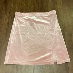 Never Worn, Super Cute Pink Velvet Skirt, Velvet Mini Skirt, Velvet Skirt, Forever 21 Skirts, Pink Velvet, Mini Skirt, Forever 21, Womens Skirt, Mini Skirts