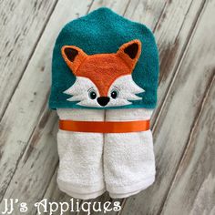 Fox Peeker with 3D Ears - JJ's Appliqués Machine Embroidery Mischievous Face, Embroidering Machine, Fleece Hats, Elf Doll, Hooded Towel, Diy Embroidery, Terry Cloth, Appliques, Machine Embroidery