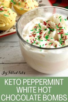 Trim Healthy Mama Dessert Recipes, Peppermint White Hot Chocolate, Keto Beverages, Trim Healthy Mama Dessert, Low Carb Christmas, Peppermint White, Keto Christmas, Delicious Hot Chocolate, Peppermint Hot Chocolate