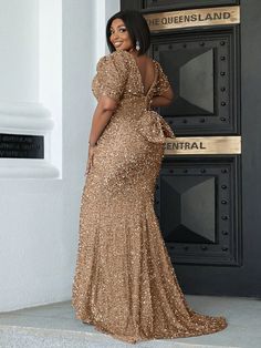 Sequence Dress Design, Lace Dinner Gown Styles, Dresses To Wear To A Wedding Classy, Sequence Styles, Sequence Gown Styles, Dinner Dress Styles, Prom Dresses Trendy, Dinner Wears, Nails Indie