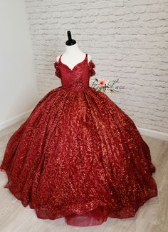 Our beautiful “Ruby Shimmer" – designed with a gorgeous red shimmer fabric- this gown is perfect for fine art portraits and so much more. Absolutely gorgeous in person - your little one will feel like a princess. For flex fitting we have added adjustable tie shoulder straps which you can lower or pull tighter and an elastic back which adds to the ease of size adjustment. Her skirting features bridal soft tulle underneath. An added built in petticoat gives the skirting a semi pouf. The skirting i Editorial Dress, Shimmer Fabric, Dress Couture, Couture Gown, Custom Gown, Art Portraits, Special Occasion Dress, Fine Art Portraits, Soft Tulle