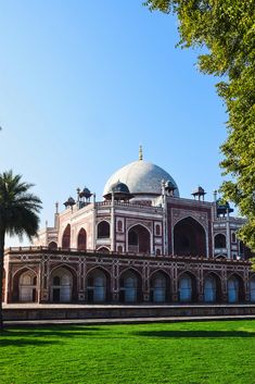 Humayun’s Tomb, a UNESCO World Heritage Site in Delhi, India, the masterpiece of Indo-Islamic architecture.😍😘🥰😇