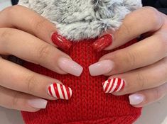 Chrismas Nail Art, Holiday Themed Nails, Holiday Nails Christmas, Holiday Nail Designs, Cute Christmas Nails, Christmas Nails Easy, Christmas Nail Art Designs, Holiday Nail Art, Christmas Nails Acrylic