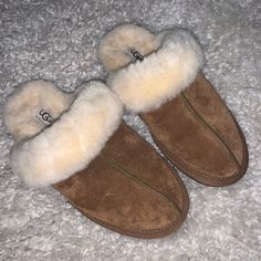 Size 6. Maybe Worn Once. Brand New. Ugg House Shoes, School Wishlist, House Shoes Slippers, Preppy Shoes, Shoes Ugg, Hairdo For Long Hair, House Shoes, Shoes Slippers, Christmas Wishlist