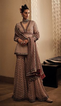 Simple Kurta Designs, Cute Casual Dresses, Traditional Indian Dress, Desi Fashion Casual, Trendy Dress Outfits, Simple Pakistani Dresses, Beautiful Dress Designs, Designer Dresses Casual, Party Wear Indian Dresses