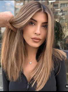 Woman with long hair Hair Color For Spring, Spring Hair Color, Hair Color Light Brown, Brown Hair With Blonde Highlights, Spring Hair, Honey Blonde Hair