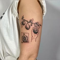 fruit fig tattoo Fig Tattoo Sylvia Plath, Fig Tattoo, Harmony Tattoo, Aesthetic Tattoo Ideas, Tattoo Pierna, Fruit Tattoo, Unique Tattoo Ideas, 20 Aesthetic, L Tattoo