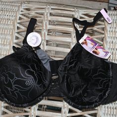 Black Bra No Show Under Clothes Size 40d Retailed $36 Bin 20