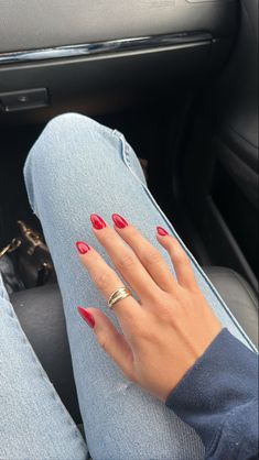 Red Nails With Outfit, Selena Gomez Red Nails, Cherry Red Nails Acrylic Almond, Kendall Jenner Red Nails, Red Nails With Black Dress, Kendall Jenner Nails, L Nails, April Nails, La Nails