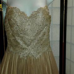 Beautiful Cream & Tan Rhinestone With Tulle Ball Gown. Size 6. Brand Mignon. Glamorous Gold Evening Dress For Debutante Ball, Elegant Embellished Evening Dress For Debutante Ball, Elegant Champagne Gown For Debutante Ball, Embellished Beige Evening Dress For Formal Occasions, Beige Embellished Evening Dress For Formal Occasions, Fitted Gold Wedding Dress For Debutante Ball, Gold Fitted Wedding Dress For Debutante Ball, Beige Gown With Fitted Bodice For Prom Season, Beige Gown With Fitted Bodice For Prom