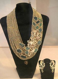 Gold Set Design, Rajasthani Jewellery, Jadau Jewellery, Bridal Jewelry Necklace, Pearl Jewelry Design, Antique Jewellery Designs, Gold Necklace Indian Bridal Jewelry