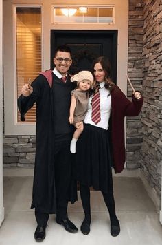 Family Halloween Costumes Costume Halloween Famille, Matching Family Halloween Costumes, Harry Potter Costumes, Family Themed Halloween Costumes, First Halloween Costumes, Newborn Halloween Costumes, Halloween Costumes For Family, Costume Carnaval, Themed Halloween Costumes