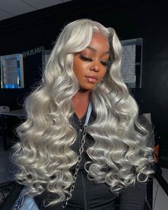 grey lace wig#jualwig #wigglebutt #wigmaking #wigstylist #wigstyling #wigsale #wigshop #wiglovers #wigmurah #wiggle Colored Human Hair Wigs, Frontal Lace Wig, Brazilian Hair Wigs, Remy Human Hair Wigs, Frontal Hairstyles, Colored Wigs, Body Wave Wig