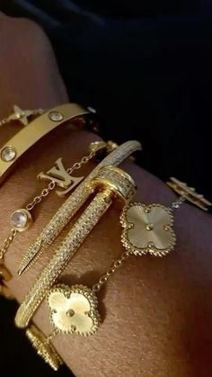 Jewelry Aesthetic, aesthetic jewelry, jewelry, stacked jewelry, jewelry stack, jewelry inspiration, jewelry inspo, maximalist jewelry, gold jewelry, silver jewelry, luxury jewelry, luxury life, baddies, baddie aesthetic Expensive Jewelry Luxury, Girly Accessories, Gold Bracelets