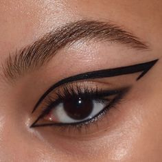 Grafik Eyeliner, Black Eyeliner Makeup, White Eyeliner Makeup, Eyeliner Designs, Swag Makeup