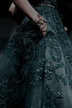 Green Princess Aesthetic, Dark Romanticism Aesthetic, Armour Dress, Gown Aesthetic, Dark Romanticism, Evil Princess, Gloomy Sunday, Royal Core, Green Princess