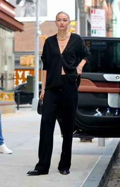 gigi hadid, nyc Slacks Outfit, New York September, House In New York, Apartment In New York, Big Hoodies, Fashion Trend Forecast