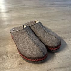 Used In Pet Friendly Home But Never Worn Outside Brown Casual Slippers For Everyday, Casual Brown Slippers For Everyday Use, Casual Brown Slippers For Everyday, Casual Wool Slippers With Round Toe, Casual Slippers With Leather Footbed, Casual Cushioned Slippers For Fall, Brown Cushioned Slippers For Fall, Cushioned Brown Slippers For Fall, Brown Outdoor Winter Slippers