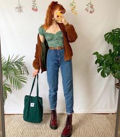 Jeans Wardrobe, Look Grunge, Mom Jeans Outfit, Look Retro, Neue Outfits, Tumblr Fashion, Moda Vintage, Look Vintage, Mode Vintage