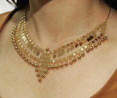 Vintage Indian Gold Jewellery, Kalkatti Gold Necklace, Small Gold Necklace Set Indian, Trending Gold Jewellery Designs, Gold Neckles, Delicate Gold Jewelry