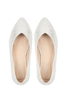 The wide fit low heel Finley court shoes are a silver shimmer with an intricate patterend crystal detailing. Wide Fit Wedding Shoes, Wide Fit Sandals, Wedding Flats, Wide Fit Shoes, Wedding Sandals, Wedding Heels, Low Block Heels, Court Shoes, Clutch Handbag