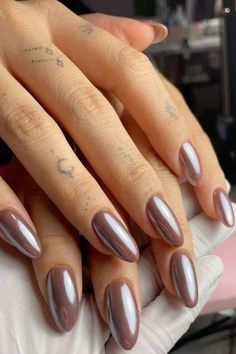 chrome almond brown nail inspo Chic Fall Nails Almond, Brown Polish With Chrome, Chocolate Glazed Nails Hailey Bieber, Hailey Bieber Nails Brown Glazed, Hailey Bieber Donut Glaze Nails, Brown Sugar Spice Nails, Glaze Nails Hailey Bieber, Glazed Color Nails, Hailey Beiber Nails Brown