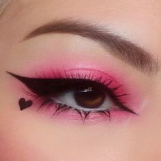 Birthday Eyeliner, Draculaura Makeup, Monster High Makeup, Teknik Makeup, Halloweenský Makeup, Drag Make-up, Cute Eye Makeup, Kawaii Makeup, Graphic Makeup