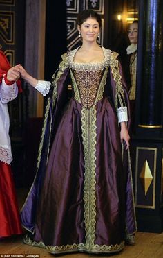 1500s Dress, Tudor Dress, Tudor Fashion, Gemma Arterton, Fantasy Dresses, Century Clothing, Fantasy Gowns