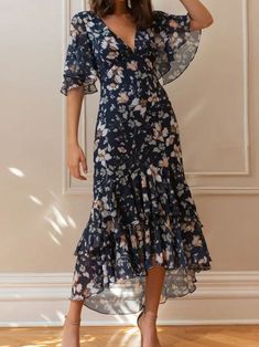 Holiday Maxi Dress, Print Chiffon Dress, Flare Sleeve Dress, V Neck Midi Dress, Floral Fashion, Maxi Dresses Casual, Types Of Dresses, Outfit Casual, Chiffon Fabric