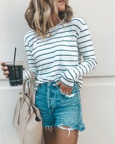 Agolde Shorts, Style Casual Chic, Shorts Outfit, Mein Style, Outfit Goals, Wrap Top, Spring Summer Outfits, Striped Shirt