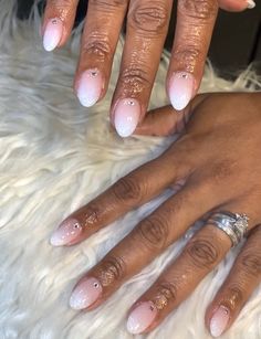 Glitter ombre nails Almond Glitter Nails, Glitter Ombre Nails, Ombre Nails Glitter, Glitter Ombre, Ombre Nails, Glitter